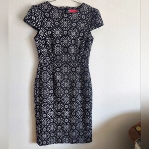 Betsey Johnson Size 8 Black and White Geometric Midi Pencil Dress